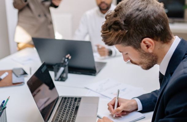 Créer une PME en Suisse : les étapes essentielles